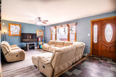  4043 Manor Drive, Effort, PA 18330 - Photo 4