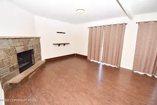 347 Country Pl Dr, Tobyhanna, PA 18466 - Photo 8