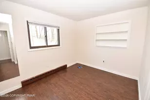 347 Country Pl Dr, Tobyhanna, PA 18466 - Photo 18