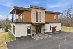 130 Laurelbrook Dr, Bear Creek Township, PA 18702 - Photo 2