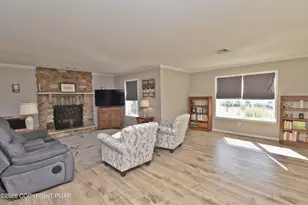 624 Marion Ln, Brodheadsville, PA 18322 - Photo 2