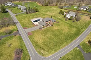 2506 Red Fox Ln, Stroudsburg, PA 18360 - Photo 58