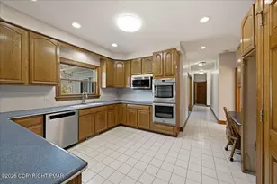 2506 Red Fox Ln, Stroudsburg, PA 18360 - Photo 8