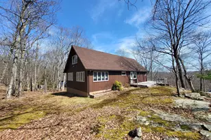 155 Clifton Dr, Bushkill, PA 18324 - Photo 2