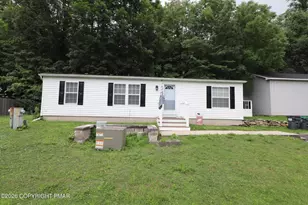 1215 Blue Mountain Cir, Saylorsburg, PA 18353 - Photo 2