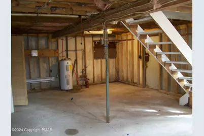  8062 Red Squirrel Dr Drive, Tobyhanna, PA 18466 - Photo 10