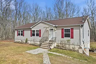 3124 Bluebird Dr, Bushkill, PA 18324 - Photo 1