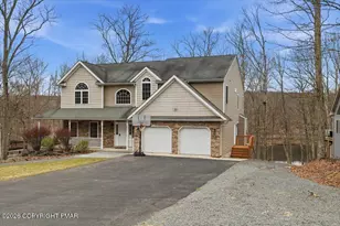 290 W Lakeview Rd, Lackawaxen, PA 18435 - Photo 2