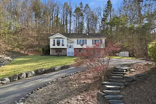 219 Highland Dr, Stroudsburg, PA 18360 - Photo 4