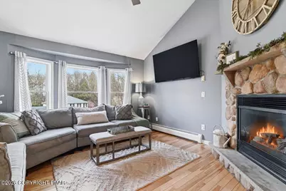  219 Highland Drive, Stroudsburg, PA 18360 - Photo 16