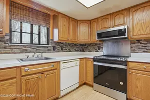 5040 Pine Ridge Rd, East Stroudsburg, PA 18302 - Photo 2