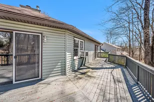 1093 Lancaster Dr, Bushkill, PA 18324 - Photo 40