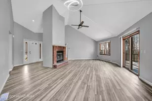1093 Lancaster Dr, Bushkill, PA 18324 - Photo 8