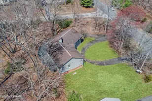 1093 Lancaster Dr, Bushkill, PA 18324 - Photo 6