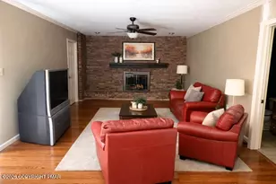 7187 Hickory Ln, Stroudsburg, PA 18360 - Photo 10