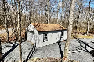 268 Berry Ln, Pocono Lake, PA 18347 - Photo 16