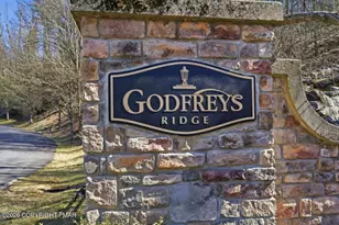 119 Godfreys Gate, Stroudsburg, PA 18360 - Photo 2