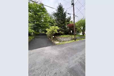  117 Pearl Street, East Stroudsburg, PA 18301 - Photo 2