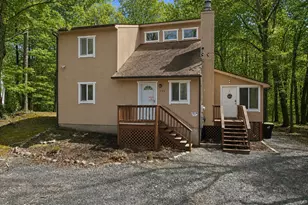 116 Clubhouse Dr, East Stroudsburg, PA 18302 - Photo 1