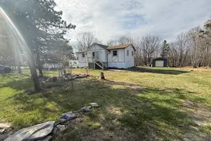 2354 Candlewood Ln, Blakeslee, PA 18610 - Photo 4
