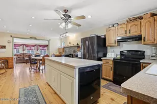 3116 Woodland Ct, Bushkill, PA 18324 - Photo 2