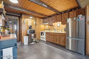 2149 Sparrow Rd, Bushkill, PA 18324 - Photo 12