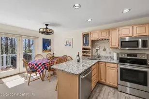 5 Beachwood Ct, Lake Harmony, PA 18624 - Photo 4