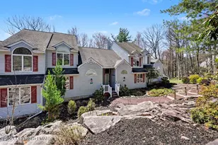 5 Beachwood Ct, Lake Harmony, PA 18624 - Photo 2