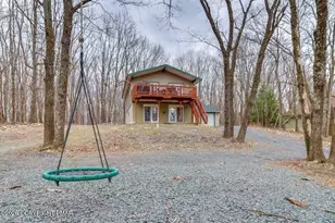 115 Oak Pl, Blakeslee, PA 18610 - Photo 2