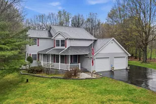 127 Georganna Dr, East Stroudsburg, PA 18302 - Photo 2