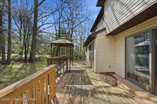 3227 Mountain View Dr, Tannersville, PA 18372 - Photo 10