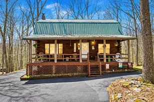 114 Bourne Ct, Bushkill, PA 18324 - Photo 2