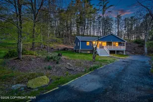 1131 Mink Ct, Bushkill, PA 18324 - Photo 8