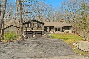 109 Luton Ct, Bushkill, PA 18324 - Photo 8