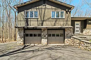 109 Luton Ct, Bushkill, PA 18324 - Photo 10