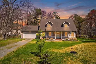 142 Stillwater Dr, Pocono Summit, PA 18346 - Photo 2