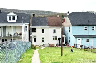 240 Valley St, New Philadelphia, PA 17959 - Photo 4