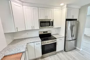 229 Hummingbird Trl, Bushkill, PA 18324 - Photo 8