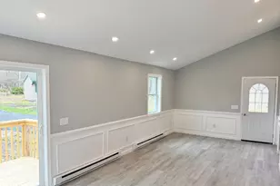 229 Hummingbird Trl, Bushkill, PA 18324 - Photo 4