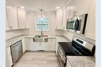  229 Hummingbird Trail, Bushkill, PA 18324 - Photo 6
