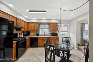 6415 Taunton Rd, Harrisburg, PA 17111 - Photo 4