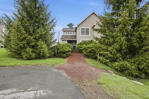 187 Hawthorne Ct, Tannersville, PA 18372 - Photo 2