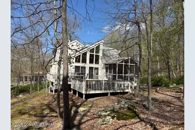  197 Radcliff Road, Bushkill, PA 18324 - Photo 2