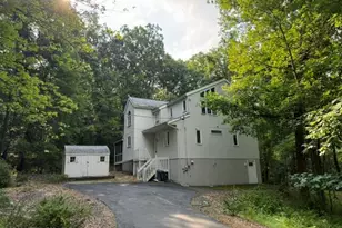 197 Radcliff Rd, Bushkill, PA 18324 - Photo 2