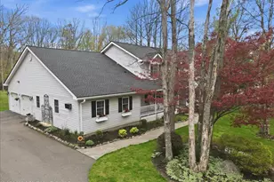 129 Witch Hazel Way, Stroudsburg, PA 18360 - Photo 2