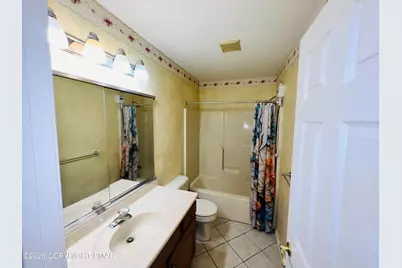  220 Hawthorne Village Court, East Stroudsburg, PA 18302 - Photo 14