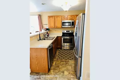  220 Hawthorne Village Court, East Stroudsburg, PA 18302 - Photo 4