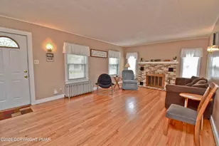 142 Maple Ave, East Stroudsburg, PA 18301 - Photo 2