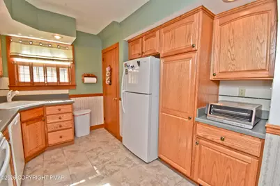  142 Maple Avenue, East Stroudsburg, PA 18301 - Photo 12