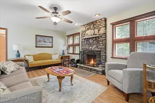 110 Woodmont Cir, Greentown, PA 18426 - Photo 4